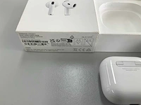 Apple airpods 4 with charging case & waterproof case - afbeelding 3 van  3