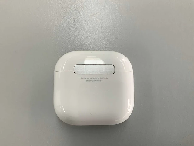 Apple airpods 4 with charging case - afbeelding 3 van  3