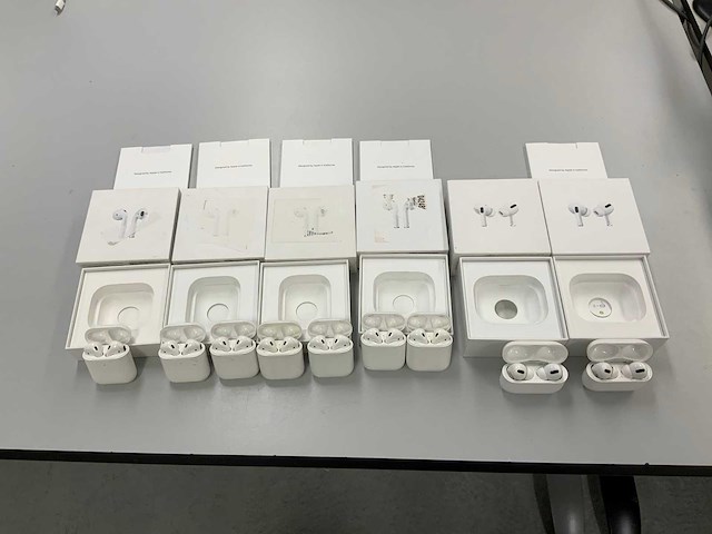 Apple airpods pro & airpods 2 with charging case (9x) - afbeelding 5 van  5