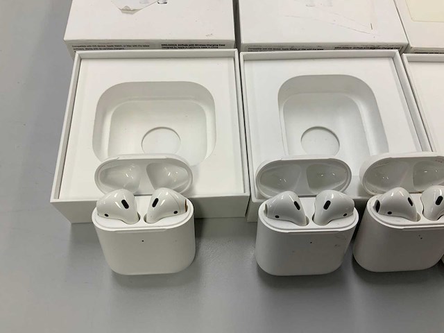 Apple airpods pro & airpods 2 with charging case (9x) - afbeelding 4 van  4