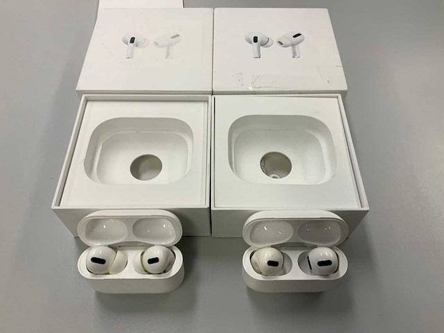 Apple airpods pro with wireless charging case mwp22zm/a (2x) - afbeelding 1 van  4