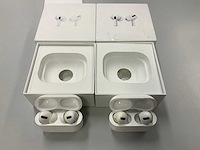 Apple airpods pro with wireless charging case mwp22zm/a (2x)