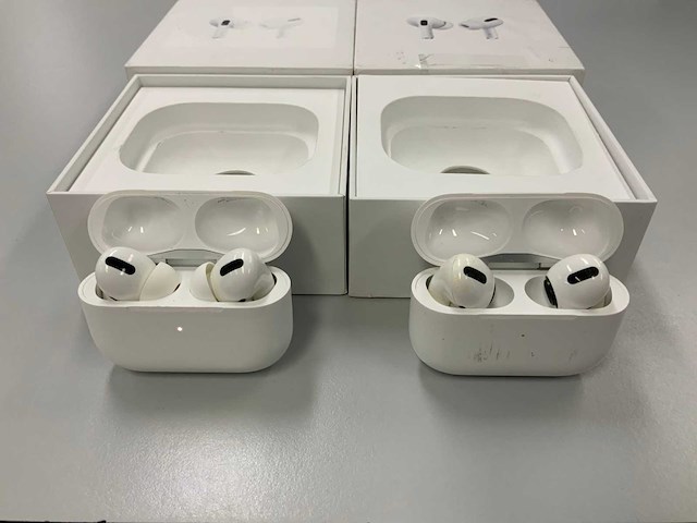 Apple airpods pro with wireless charging case mwp22zm/a (2x) - afbeelding 2 van  4