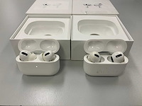 Apple airpods pro with wireless charging case mwp22zm/a (2x) - afbeelding 2 van  4