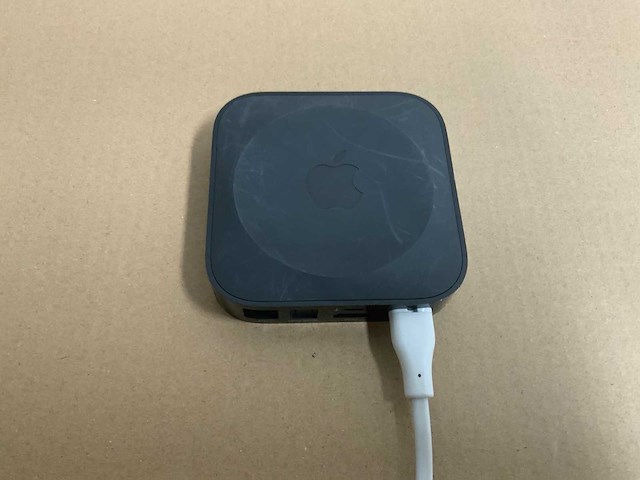 Apple computers, toetsenborden, afstandsbedieningen etc. - afbeelding 11 van  44