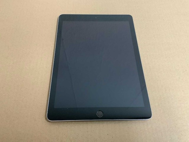 Apple computers, toetsenborden, afstandsbedieningen etc. - afbeelding 17 van  44