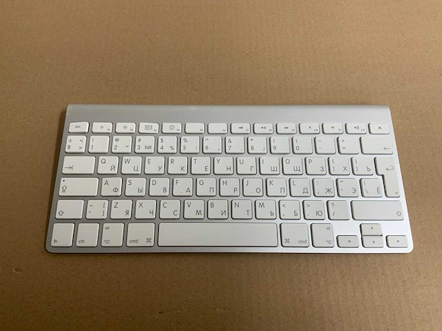 Apple computers, toetsenborden, afstandsbedieningen etc. - afbeelding 12 van  44