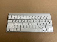 Apple computers, toetsenborden, afstandsbedieningen etc. - afbeelding 12 van  44