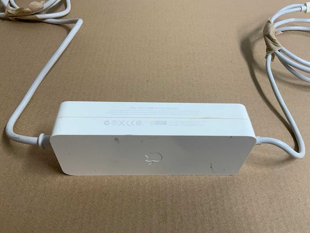 Apple computers, toetsenborden, afstandsbedieningen etc. - afbeelding 35 van  44