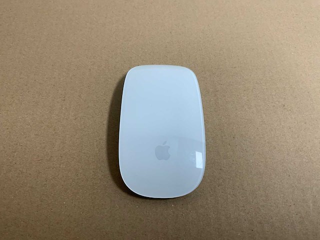 Apple computers, toetsenborden, afstandsbedieningen etc. - afbeelding 37 van  44