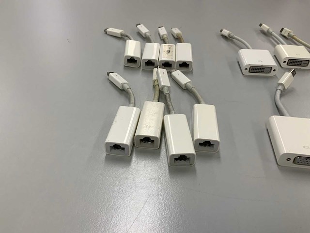 Apple ethernet/monitor adapters (15x) - afbeelding 2 van  4