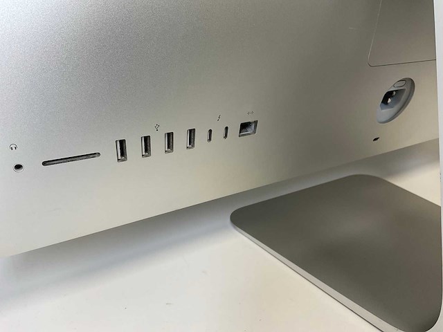 Apple imac 27”, hexacore i5, 8 gb ram, 1 tb nvme, amd radeon pro 570x 4 gb all-in-one desktop - afbeelding 5 van  8