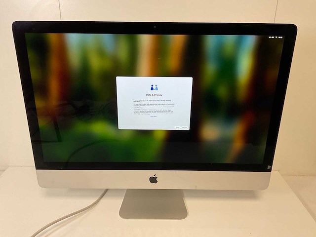 Apple imac 27”, hexacore i5, 8 gb ram, 1 tb nvme, amd radeon pro 570x 4 gb all-in-one desktop - afbeelding 1 van  7