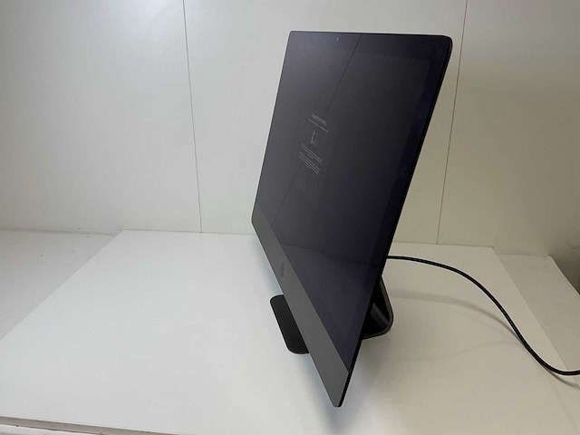 Apple imac pro 27”, xeon(r) w-2140b, 64 gb ram, 1 tb nvme, amd radeon pro vega 56 8 gb all-in-one desktop - afbeelding 3 van  6