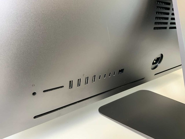 Apple imac pro 27”, xeon(r) w-2140b, 64 gb ram, 1 tb nvme, amd radeon pro vega 56 8gb all-in-one desktop - afbeelding 5 van  6