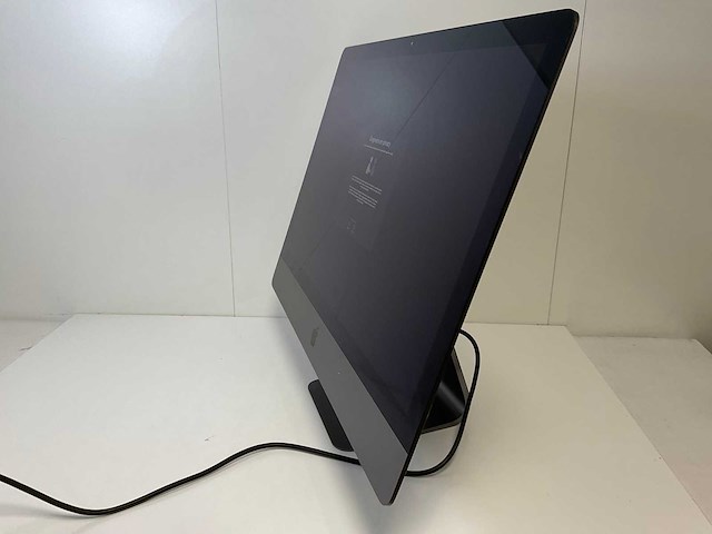 Apple imac pro 27”, xeon(r) w-2191b, 128 gb ram, 1 tb nvme, amd radeon pro vega 56 8 gb workstation - afbeelding 3 van  6