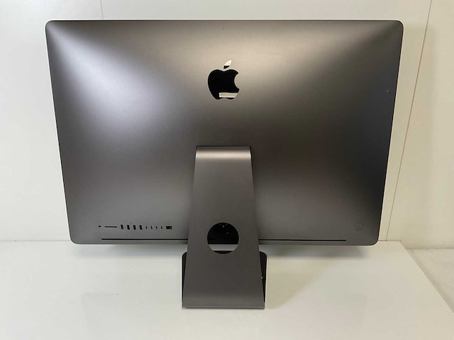 Apple imac pro 27”, xeon(r) w-2191b, 128 gb ram, 1 tb nvme, amd radeon pro vega 56 8 gb workstation - afbeelding 4 van  6