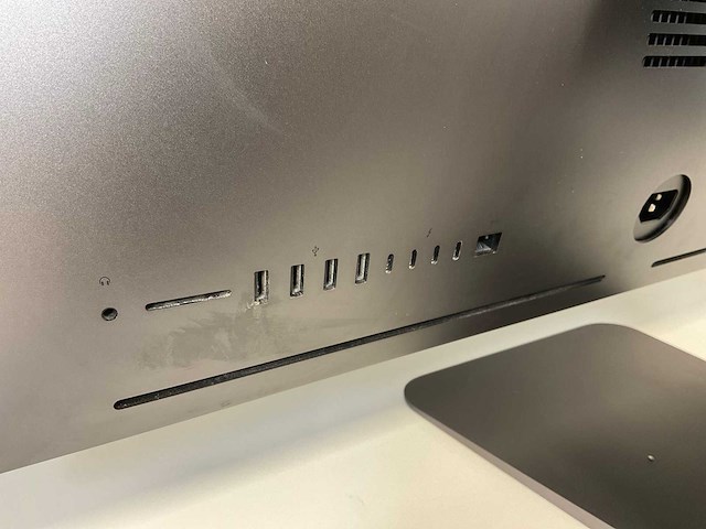 Apple imac pro 27”, xeon(r) w-2191b, 128 gb ram, 1 tb nvme, amd radeon pro vega 56 8gb all-in-one desktop - afbeelding 5 van  6