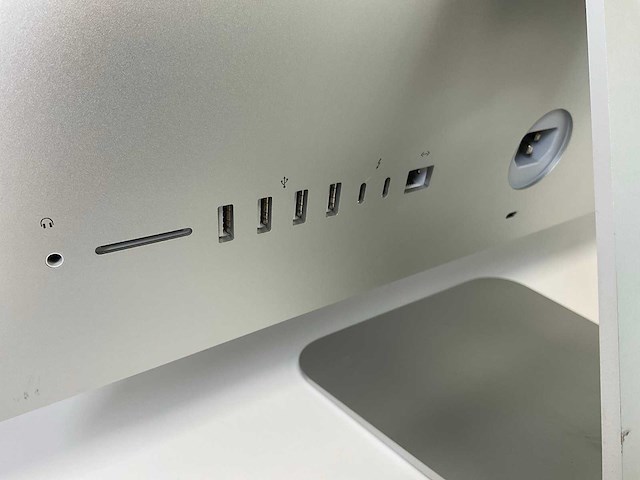 Apple imac retina 4k 21.5”, quadcore i3, 8 gb ram, 1 tb ssd, amd radeon pro 555x 2 gb all-in-one desktops (2x) - afbeelding 8 van  17