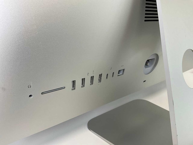 Apple imac retina 4k 21.5”, quadcore i3, 8 gb ram, 1 tb ssd, amd radeon pro 555x 2 gb all-in-one desktops (2x) - afbeelding 15 van  16