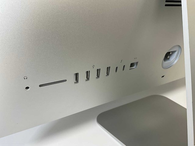 Apple imac retina 4k 21.5”, quadcore i3, 8 gb ram, 1 tb ssd, amd radeon pro 555x 2 gb all-in-one desktops (2x) - afbeelding 15 van  16