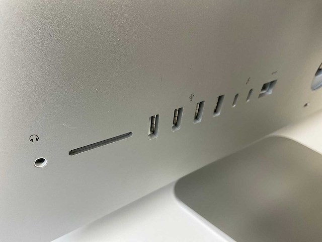 Apple imac retina 4k 21.5”, quadcore i3, 8 gb ram, 1 tb ssd, amd radeon pro 555x 2 gb all-in-one desktops (2x) - afbeelding 15 van  16