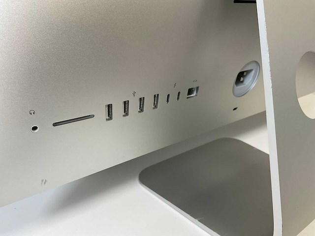 Apple imac retina 4k 21.5”, quadcore i3, 8 gb ram, 1 tb ssd, amd radeon pro 555x 2 gb all-in-one desktops (2x) - afbeelding 14 van  15