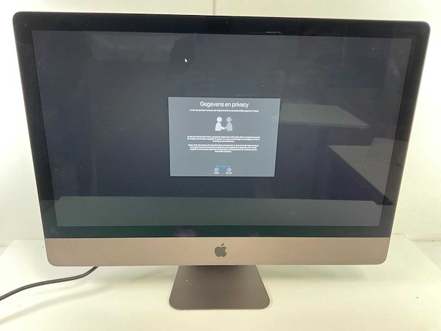 Apple imacpro 1.1 27”, xeon(r) w-2140b, 64 gb ram (4x16gb), 1 tb ssd, amd radeon pro vega 56 8 gb all-in-one desktop - afbeelding 1 van  6