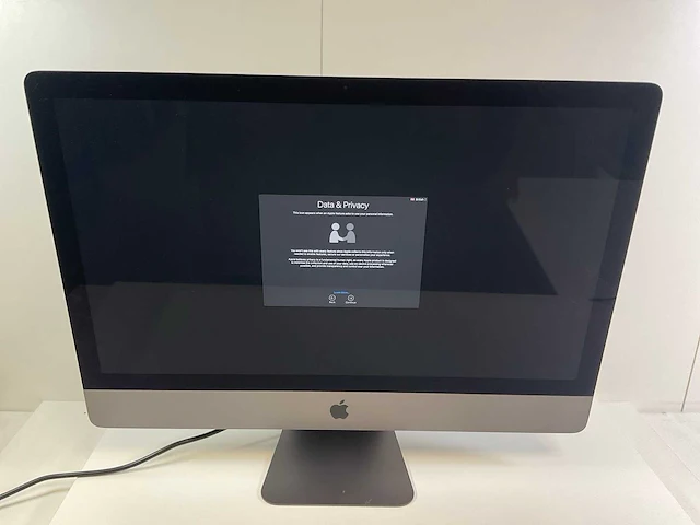 Apple imacpro 1,1 27”, xeon(r) w-2140b, 64 gb ram (4x16gb), 1 tb ssd, amd radeon pro vega 56 8 gb all-in-one desktop - afbeelding 1 van  6