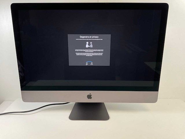 Apple imacpro 1.1 27”, xeon(r) w-2191b, 128 gb ram (4x32gb), 1 tb ssd, amd radeon pro vega 56 8 gb all-in-one desktop - afbeelding 1 van  3