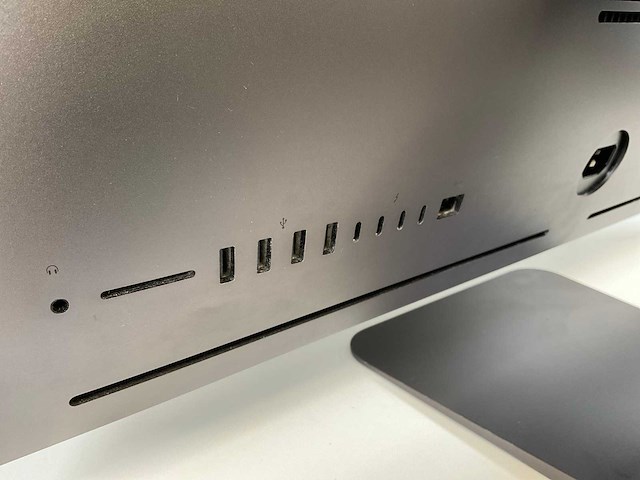 Apple imacpro 27”, xeon(r) w-2140b, 64 gb ram(4x 16gb), 1 tb nvme, amd radeon pro vega 56 8gb all-in-one desktop - afbeelding 5 van  6