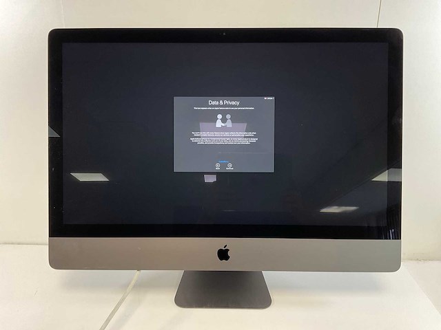 Apple imacpro 27”, xeon(r) w-2140b, 64 gb ram(4x 16gb), 1 tb nvme, amd radeon pro vega 56 8gb all-in-one desktop - afbeelding 1 van  6