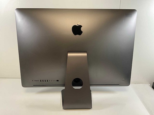 Apple imacpro 27”, xeon(r) w-2140b, 64 gb ram(4x 16gb), 1 tb nvme, amd radeon pro vega 56 8gb all-in-one desktop - afbeelding 4 van  6