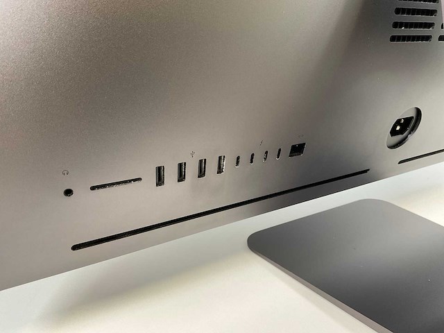 Apple imacpro 27”, xeon(r) w-2140b, 64 gb ram(4x 16gb), 1 tb nvme, amd radeon pro vega 56 8gb all-in-one desktop - afbeelding 5 van  6