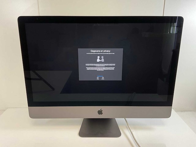 Apple imacpro 27”, xeon(r) w-2140b, 64 gb ram(4x 16gb), 1 tb nvme, amd radeon pro vega 56 8gb all-in-one desktop - afbeelding 1 van  6