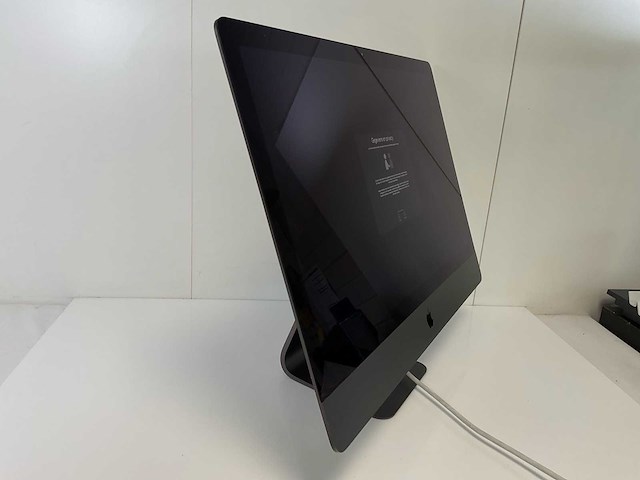Apple imacpro 27”, xeon(r) w-2140b, 64 gb ram(4x 16gb), 1 tb nvme, amd radeon pro vega 56 8gb all-in-one desktop - afbeelding 2 van  6