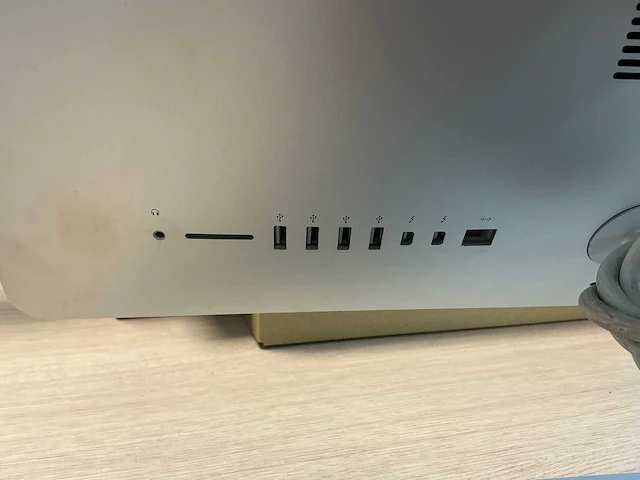 Apple inc. imac 16,2 desktop - afbeelding 3 van  5