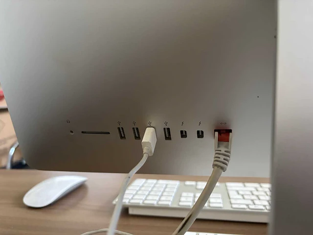 Apple inc. imac 16,2 desktop - afbeelding 2 van  4