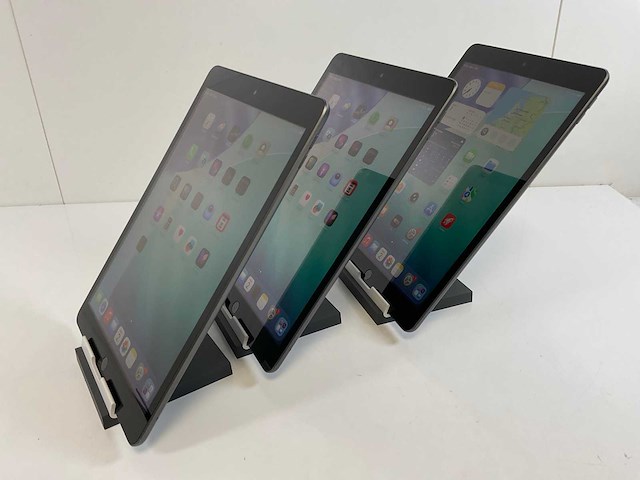 Apple ipad 10.2 inch - wifi + cellular - 64 gb - space gray (3x) - afbeelding 6 van  10