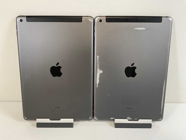 Apple ipad 10.2 inch (2021) - wifi + cellular - 64 gb - space gray (2x) - afbeelding 5 van  6