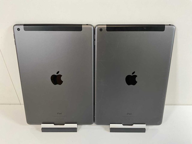 Apple ipad 10.2 inch (2021) - wifi + cellular - 64 gb - space gray (2x) - afbeelding 3 van  4