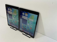 Apple ipad 10.2 inch (2021) - wifi + cellular - 64 gb - space gray (2x) - afbeelding 4 van  10