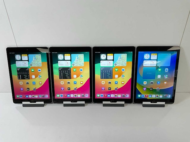 Apple ipad (2018) 6th gen 9.7” - wifi - 32 gb / 128 gb - space gray (4x) - afbeelding 1 van  10