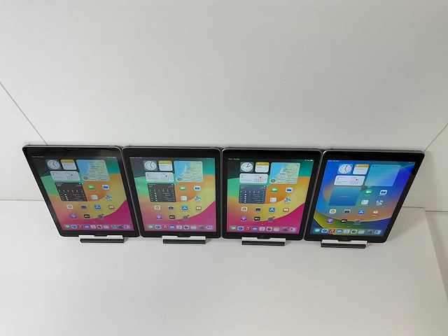 Apple ipad (2018) 6th gen 9.7” - wifi - 32 gb / 128 gb - space gray (4x) - afbeelding 3 van  10
