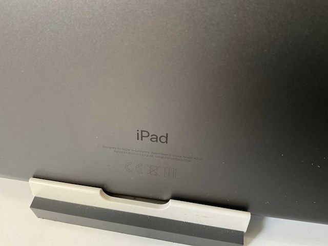 Apple ipad (2019) 7th gen 10.2” - wifi - 32 gb - space gray (3x) - afbeelding 8 van  9