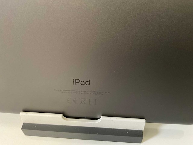 Apple ipad (2019) 7th gen 10.2” - wifi - 32 gb - space gray (3x) - afbeelding 7 van  9
