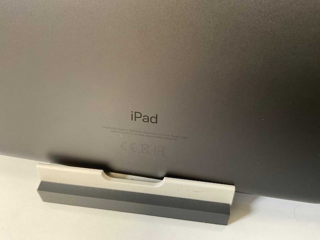 Apple ipad (2019) 7th gen 10.2” - wifi - 32 gb - space gray (3x) - afbeelding 8 van  9