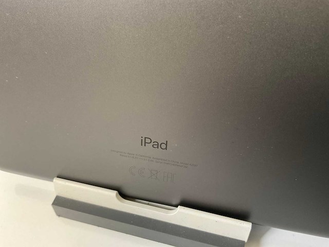 Apple ipad (2019) 7th gen 10.2” - wifi - 32 gb - space gray (3x) - afbeelding 9 van  9