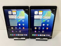 Apple ipad (2020) 8th gen 10.2” - wifi - 32 gb - space gray (2x) - afbeelding 1 van  9