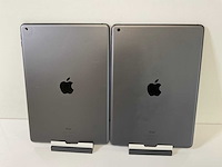 Apple ipad (2020) 8th gen 10.2” - wifi - 32 gb - space gray (2x) - afbeelding 5 van  9